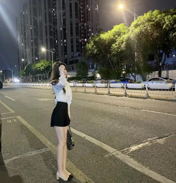 美女的女孩